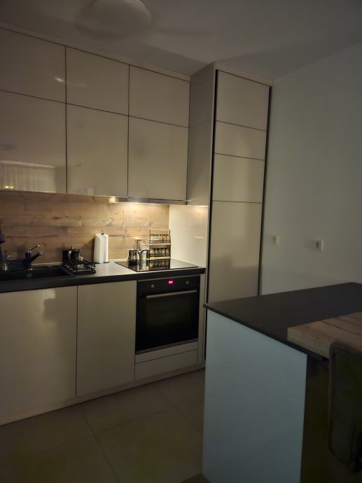 NAJAM, SREDIŠĆE, MODERAN 2-SOBAN + GPM, 47m2, 1100€