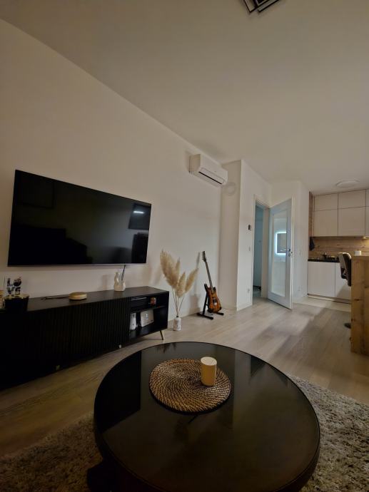 NAJAM, SREDIŠĆE, MODERAN 2-SOBAN + GPM, 47m2, 1100€
