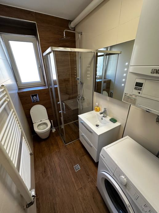NAJAM, MODERAN NOVOUREĐEN 3-S, 53M2, CENTAR (MARTIĆEVA), 890€