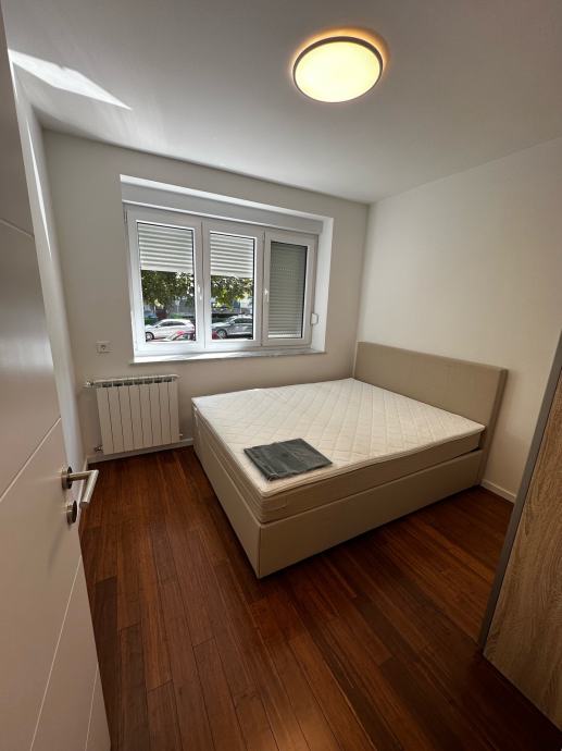 NAJAM, MODERAN NOVOUREĐEN 3-S, 53M2, CENTAR (MARTIĆEVA), 890€