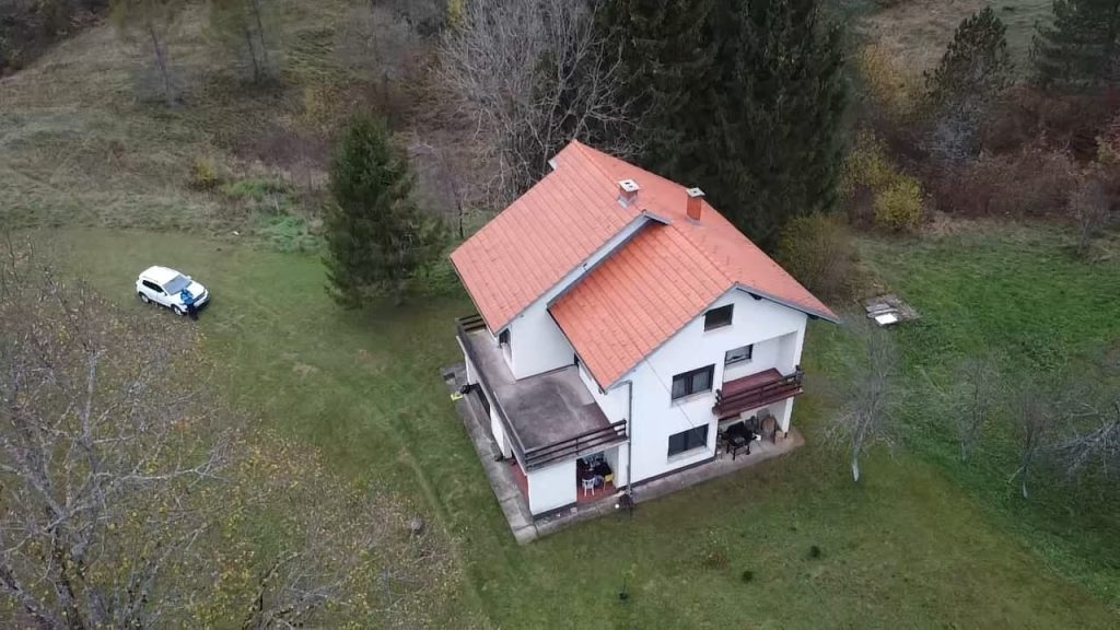 VELIKA CRKVINA, KUĆA 90m2, GOSP. OBJEKTI, ZEMLJIŠTE 7832 m2, 220.000 €