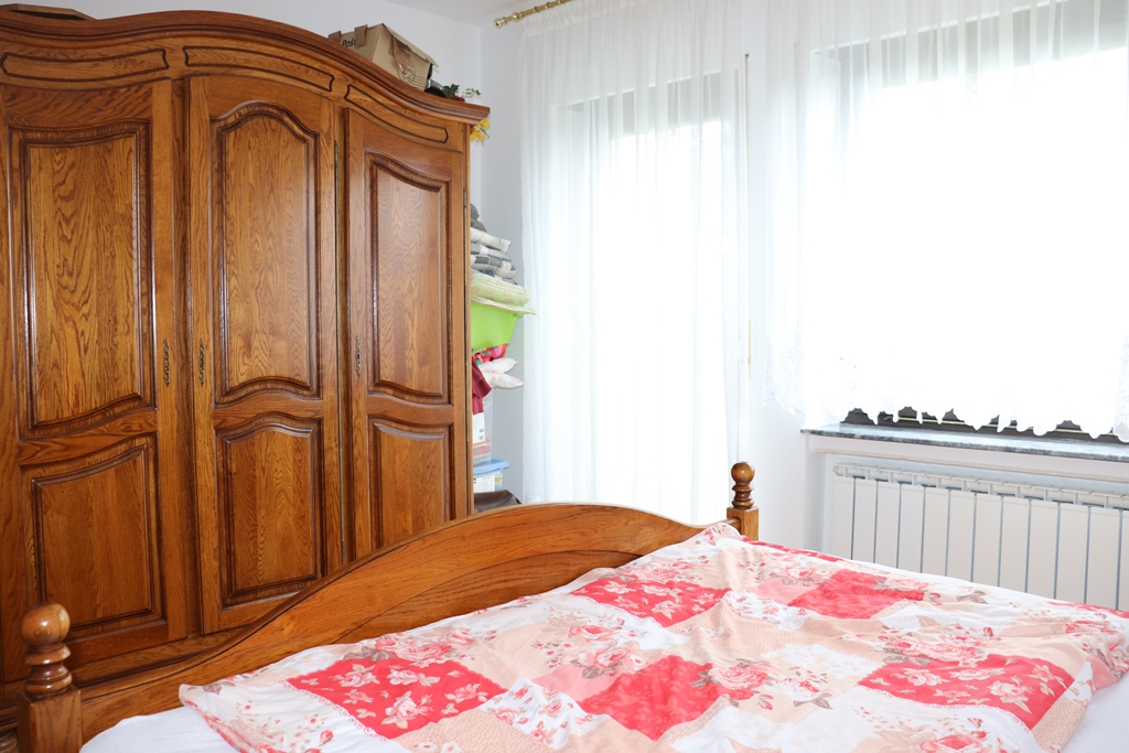 PRODAJA, KUĆA 270 m2, STRMEC STUBIČKI, PARCELA 2319 m2, 200.000 €