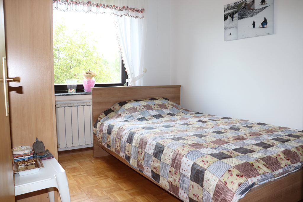 PRODAJA, KUĆA 270 m2, STRMEC STUBIČKI, PARCELA 2319 m2, 200.000 €