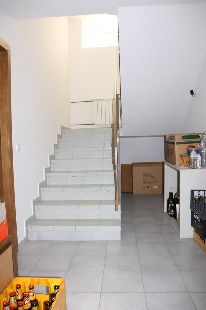 PRODAJA, KUĆA 270 m2, STRMEC STUBIČKI, PARCELA 2319 m2, 200.000 €