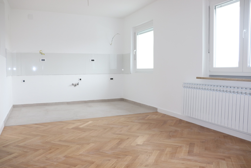 PRODAJA, DELUXE 4-SOBAN, ŠKALINOVA (VRAPČE), 110m2, GARAŽA, 2 PM, VRT