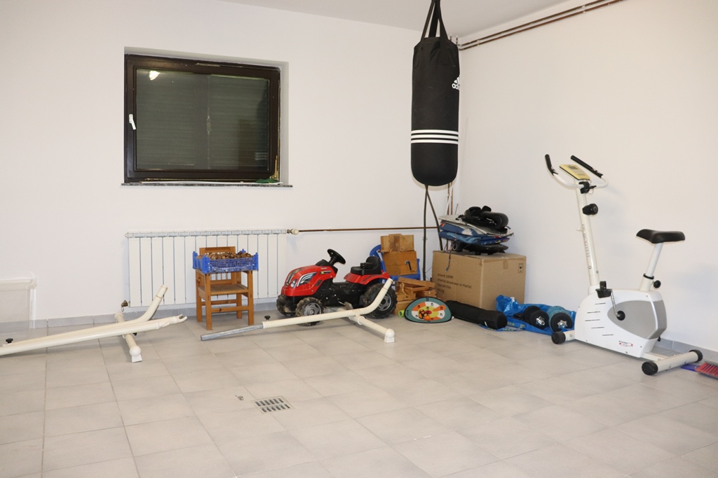 PRODAJA, KUĆA 270 m2, STRMEC STUBIČKI, PARCELA 2319 m2, 200.000 €