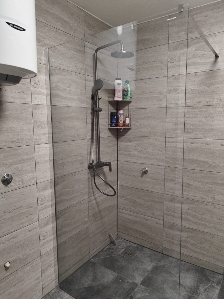 VELIKA CRKVINA, KUĆA 90m2, GOSP. OBJEKTI, ZEMLJIŠTE 7832 m2, 220.000 €