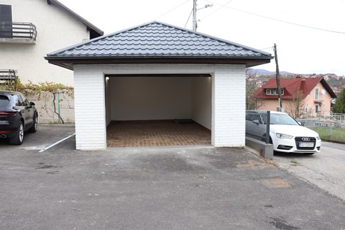 PRODAJA, DELUXE 4-SOBAN, ŠKALINOVA (VRAPČE), 110m2, GARAŽA, 2 PM, VRT