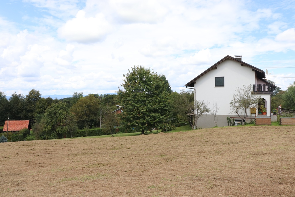 PRODAJA, KUĆA 270 m2, STRMEC STUBIČKI, PARCELA 2319 m2, 200.000 €