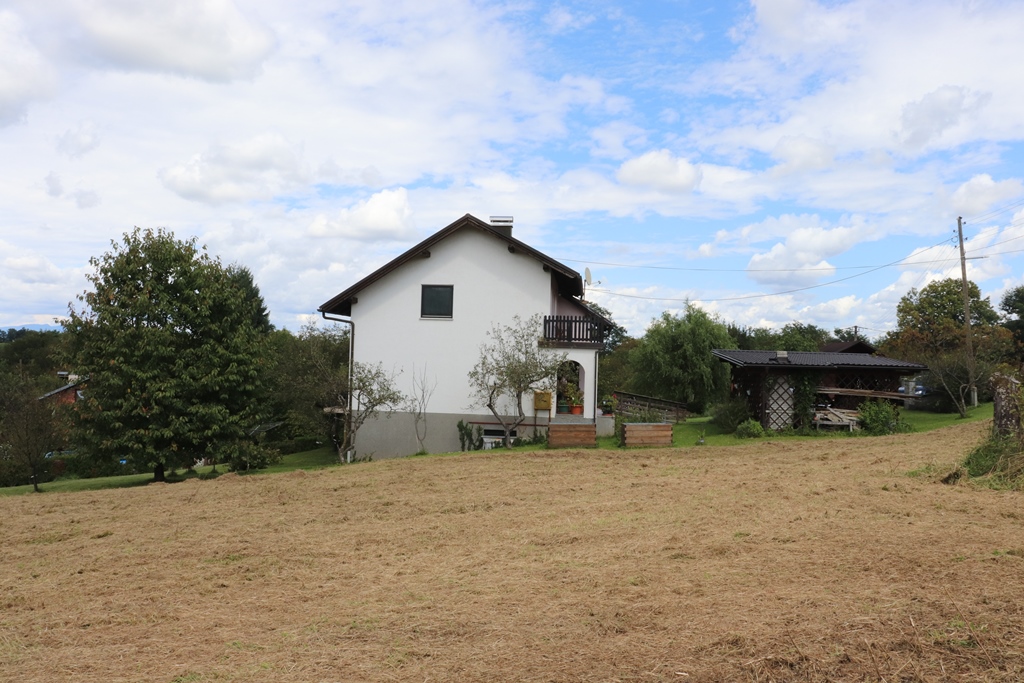 PRODAJA, KUĆA 270 m2, STRMEC STUBIČKI, PARCELA 2319 m2, 200.000 €