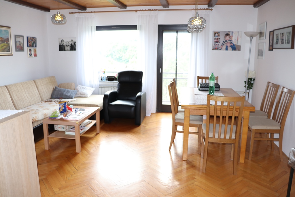 PRODAJA, KUĆA 270 m2, STRMEC STUBIČKI, PARCELA 2319 m2, 200.000 €