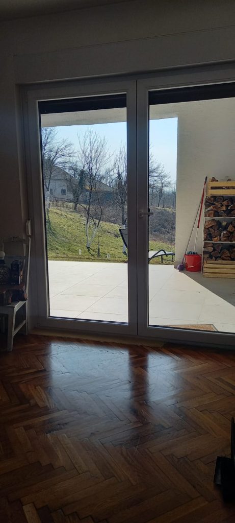 VELIKA CRKVINA, KUĆA 90m2, GOSP. OBJEKTI, ZEMLJIŠTE 7832 m2, 220.000 €