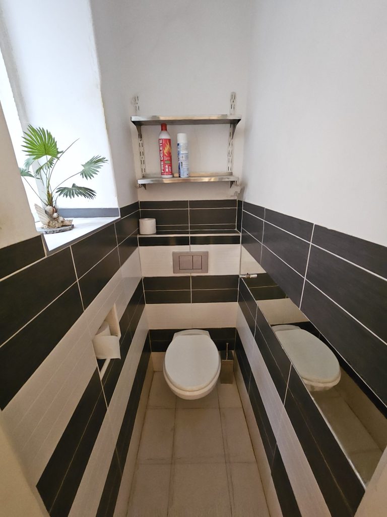 PRODAJA, 5-SOBAN, KVATRIĆ (PAVLA MARKOVCA), 125m2, 3250 €/m2