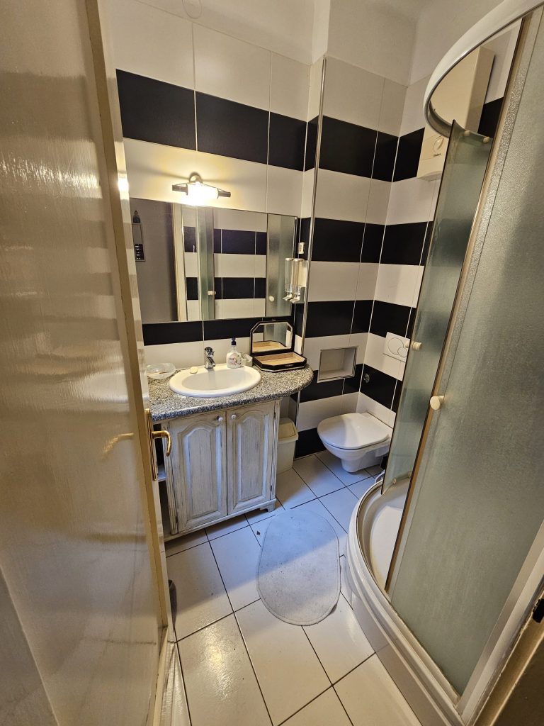 PRODAJA, 5-SOBAN, KVATRIĆ (PAVLA MARKOVCA), 125m2, 3250 €/m2