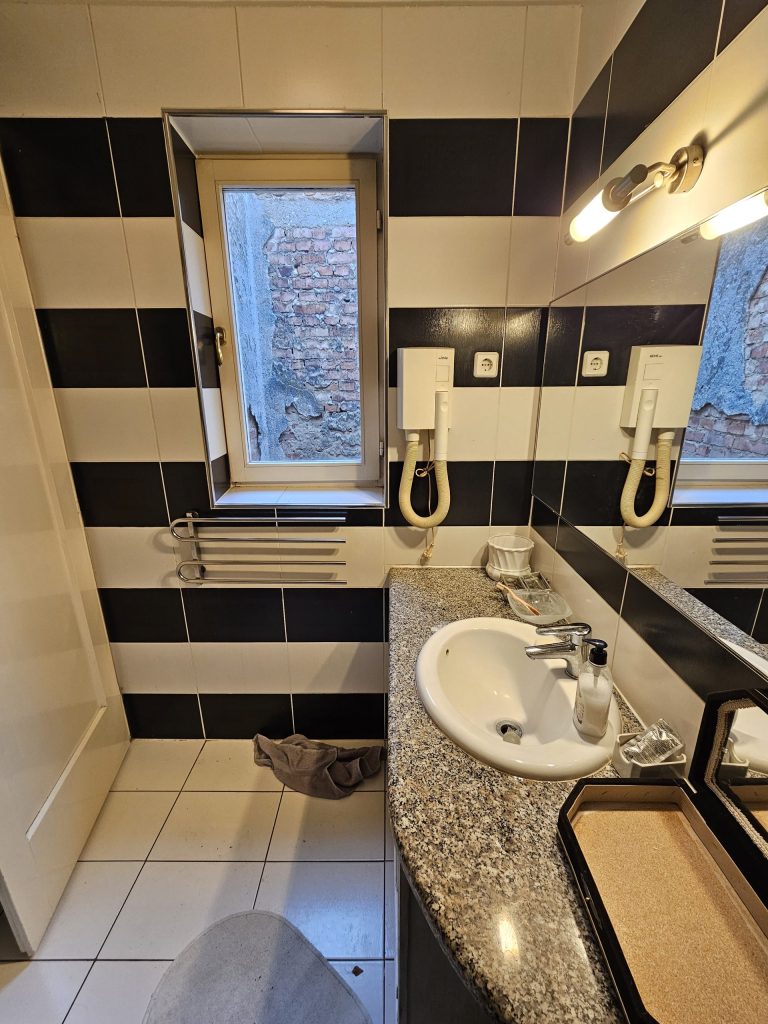 PRODAJA, 5-SOBAN, KVATRIĆ (PAVLA MARKOVCA), 125m2, 3250 €/m2