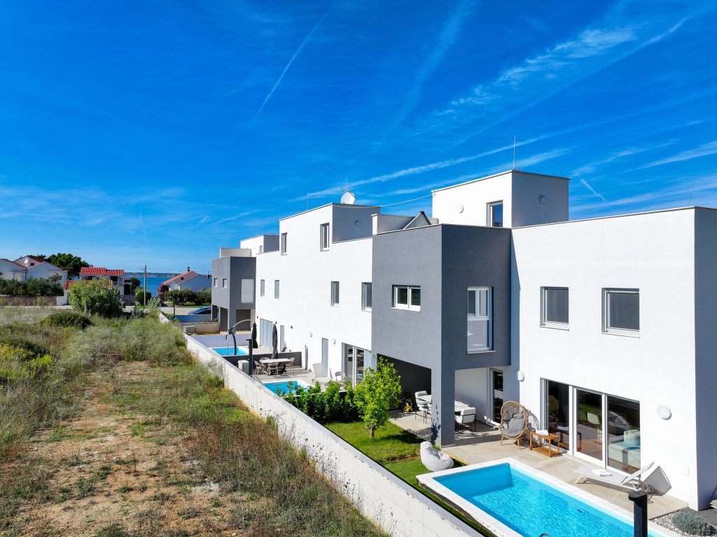PRODAJA, VILA 113m2, BAZEN I JACUZZI, PRIVLAKA (ZD), 400.000 €