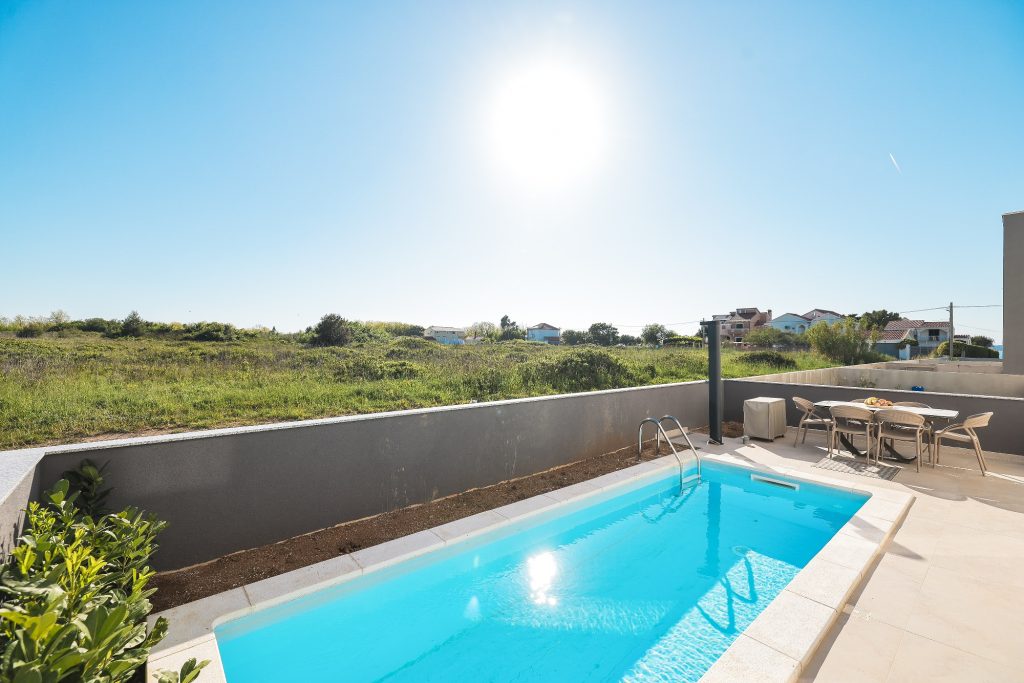 PRODAJA, VILA 113m2, BAZEN I JACUZZI, PRIVLAKA (ZD), 400.000 €