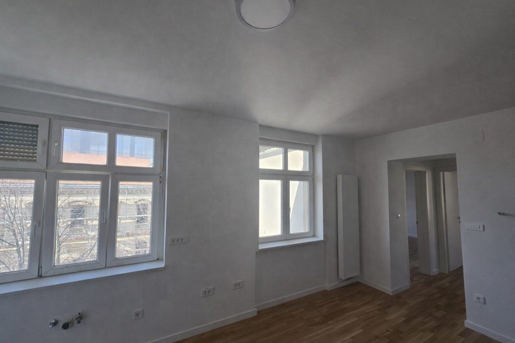 PRODAJA, PROSTRAN NOVORENOVIRANI 3-SOBAN, VPM, 59M2, KLAIĆEVA, 272.000€