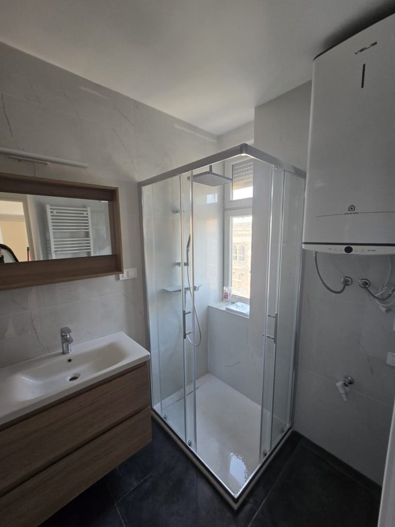 PRODAJA, PROSTRAN NOVORENOVIRANI 3-SOBAN, VPM, 59M2, KLAIĆEVA, 272.000€