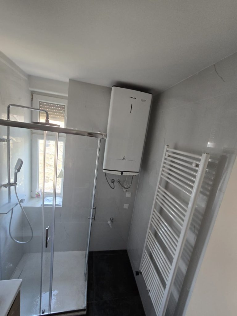 PRODAJA, PROSTRAN NOVORENOVIRANI 3-SOBAN, VPM, 59M2, KLAIĆEVA, 272.000€