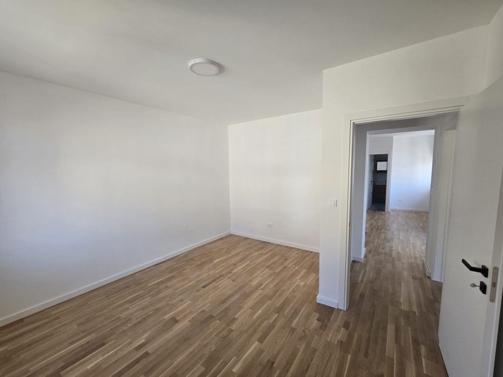 PRODAJA, PROSTRAN NOVORENOVIRANI 3-SOBAN, VPM, 59M2, KLAIĆEVA, 272.000€