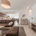 PRODAJA, 8 VILA SA BAZENIMA, DEBELJAK (ZADAR) 7 km OD MORA, 4.600.000 €