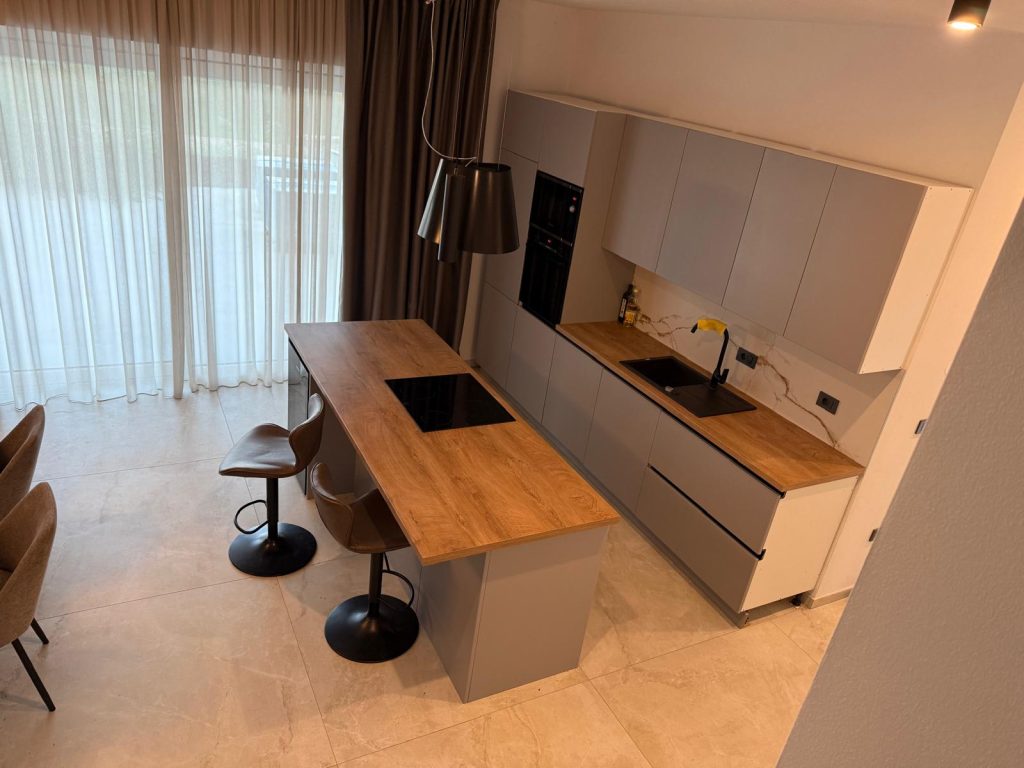 Luksuzna vila u Istri (Tar-Vabriga), novogradnja + maslinik s 50 maslina 2396m2