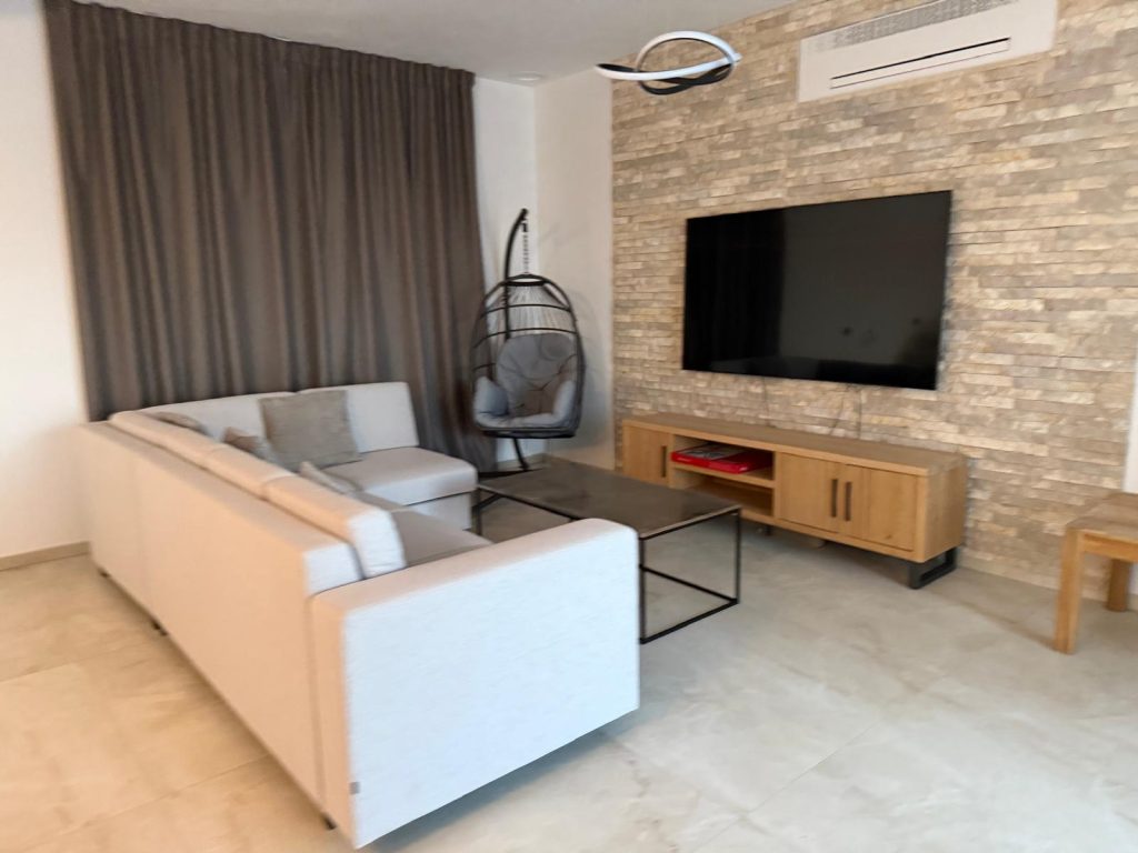 Luksuzna vila u Istri (Tar-Vabriga), novogradnja + maslinik s 50 maslina 2396m2