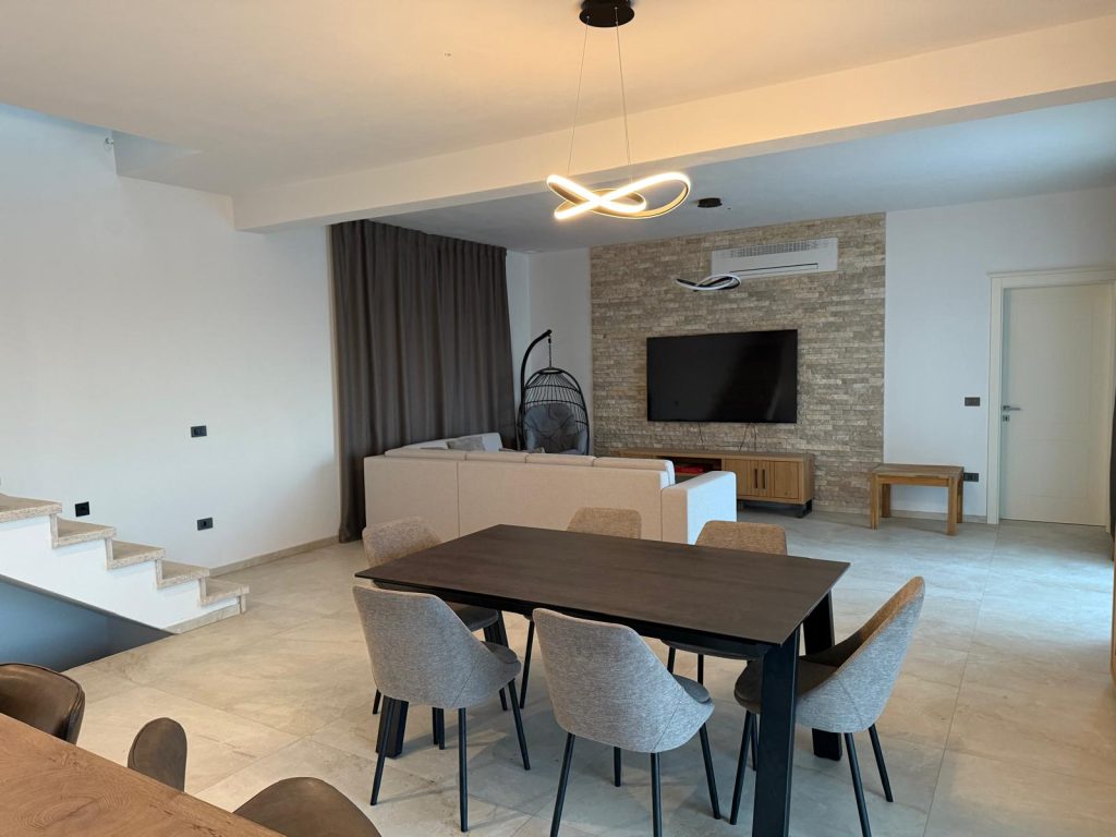 Luksuzna vila u Istri (Tar-Vabriga), novogradnja + maslinik s 50 maslina 2396m2