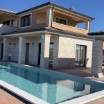 Luksuzna vila u Istri (Tar-Vabriga), novogradnja + maslinik s 50 maslina 2396m2